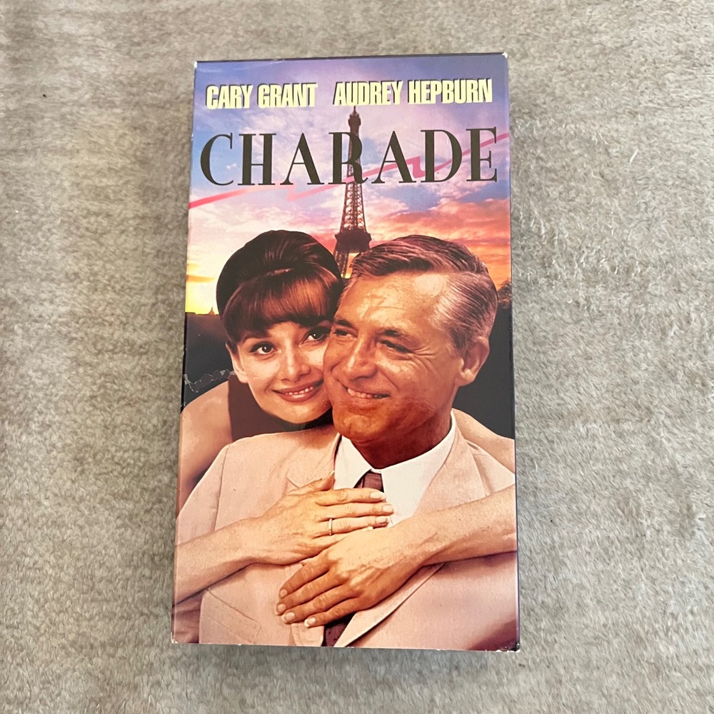 Charade VHS Audrey Hepburn Cary Grant Front‎ Row Entertainment 1993 5618 Classic